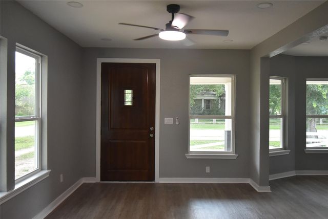 2907 Avenue K, Bay City, TX 77414
