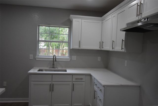 2907 Avenue K, Bay City, TX 77414