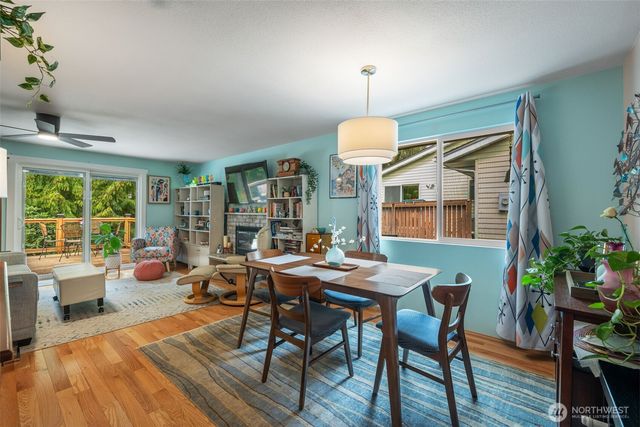 24813 10th Avenue S, Des Moines, WA 98198