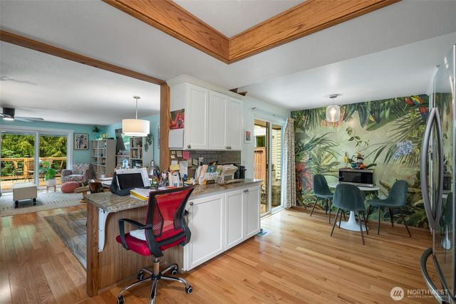 24813 10th Avenue S, Des Moines, WA 98198