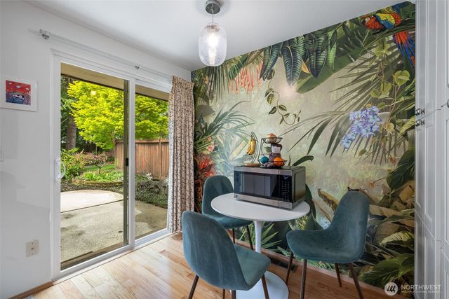 24813 10th Avenue S, Des Moines, WA 98198