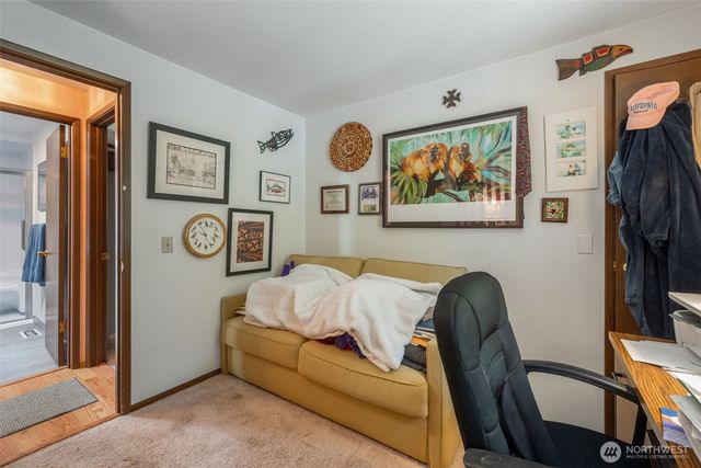 24813 10th Avenue S, Des Moines, WA 98198