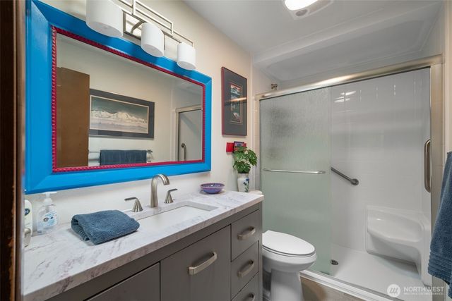 24813 10th Avenue S, Des Moines, WA 98198