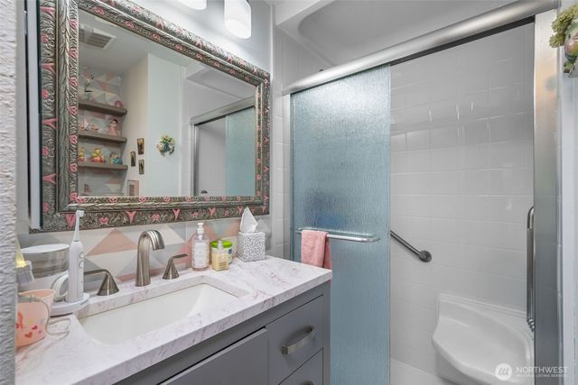 24813 10th Avenue S, Des Moines, WA 98198