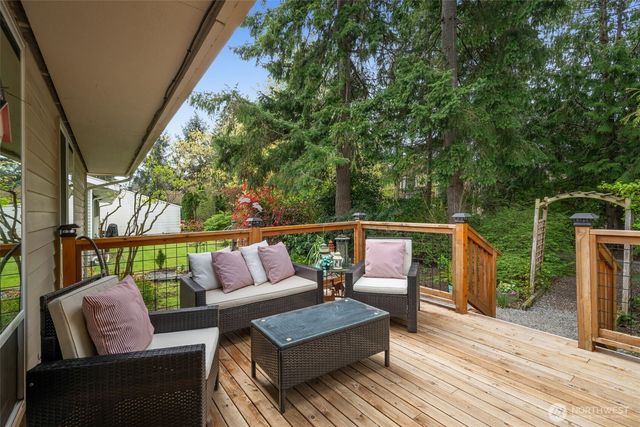 24813 10th Avenue S, Des Moines, WA 98198