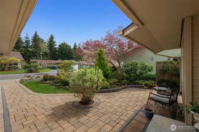 24813 10th Avenue S, Des Moines, WA 98198