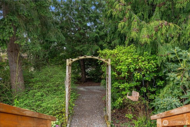 24813 10th Avenue S, Des Moines, WA 98198