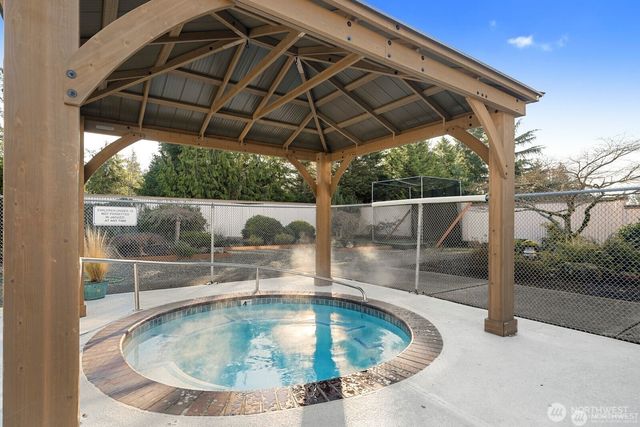 24813 10th Avenue S, Des Moines, WA 98198