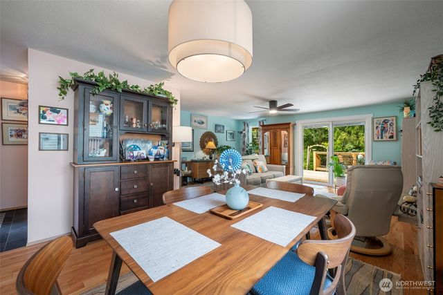 24813 10th Avenue S, Des Moines, WA 98198