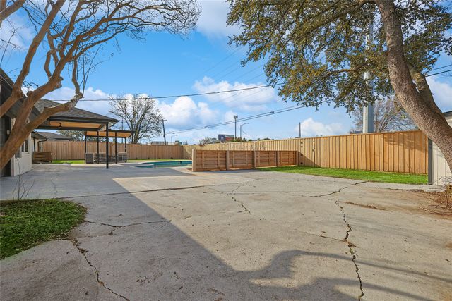 12417 Quincy Lane, Dallas, TX 75230