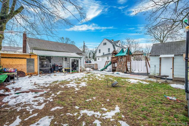 26 Smith Street, Amityville, NY 11701
