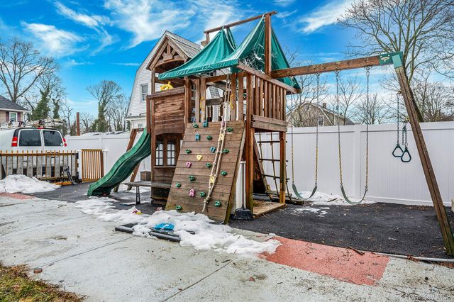 26 Smith Street, Amityville, NY 11701