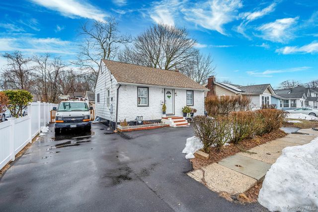 26 Smith Street, Amityville, NY 11701