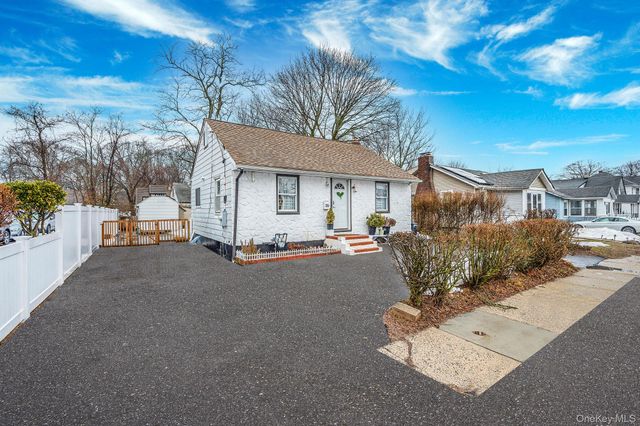 26 Smith Street, Amityville, NY 11701