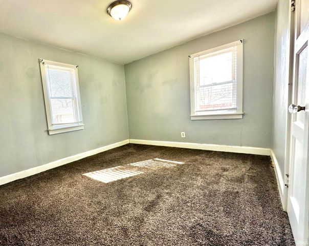 1615 Ravenswood Drive, Evansville, IN 47714