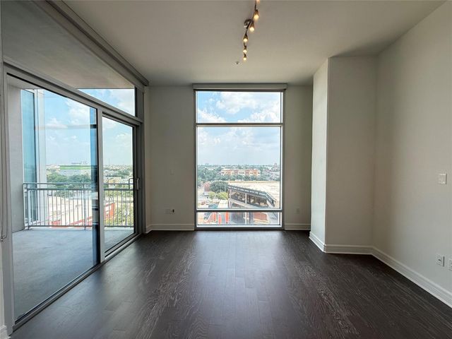3300 Main St A8, Houston, TX 77002