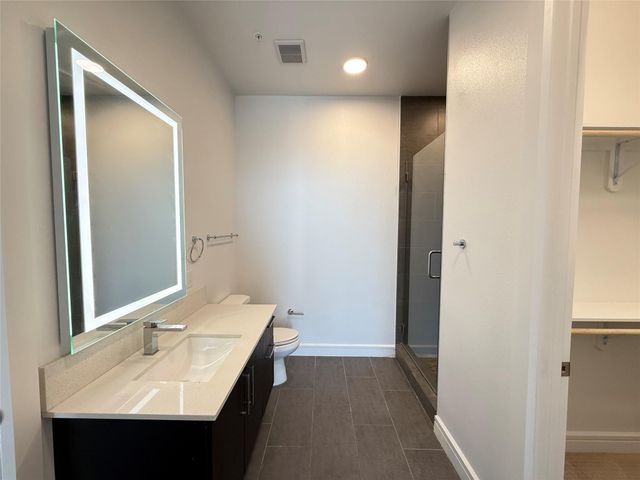 3300 Main St A8, Houston, TX 77002