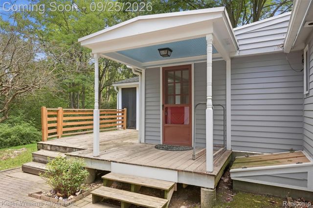 32100 W 9 Mile Road, Farmington, MI 48336