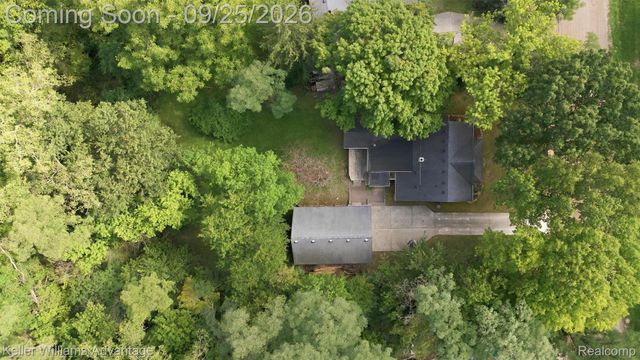 32100 W 9 Mile Road, Farmington, MI 48336