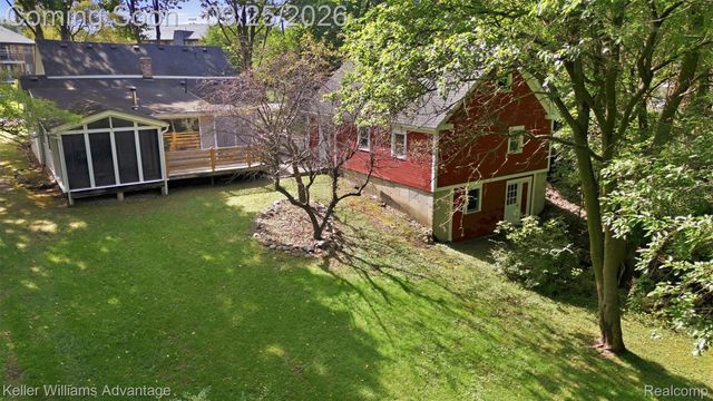 32100 W 9 Mile Road, Farmington, MI 48336