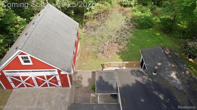 32100 W 9 Mile Road, Farmington, MI 48336