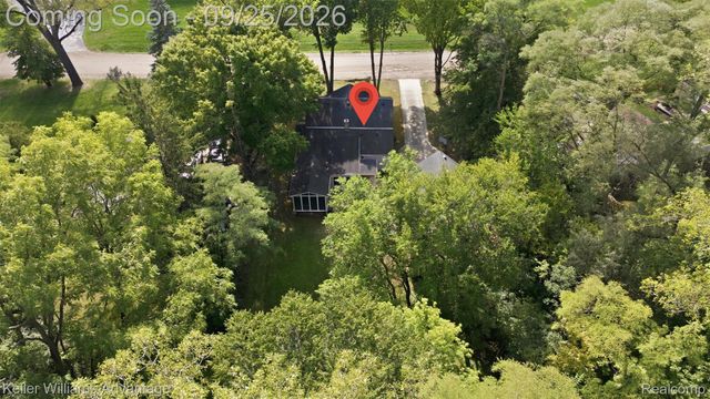 32100 W 9 Mile Road, Farmington, MI 48336
