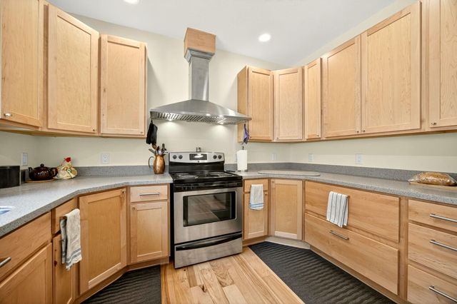 330 E Fir Street, Jacksonville, OR 97530