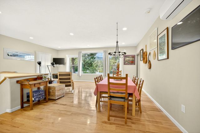 330 E Fir Street, Jacksonville, OR 97530