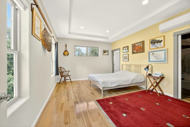 330 E Fir Street, Jacksonville, OR 97530