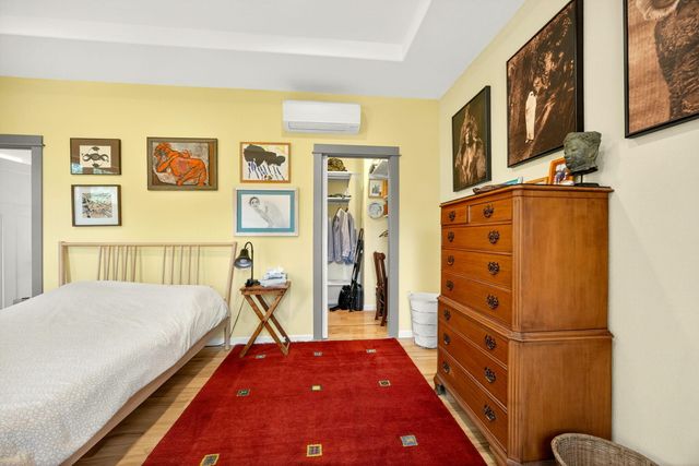 330 E Fir Street, Jacksonville, OR 97530