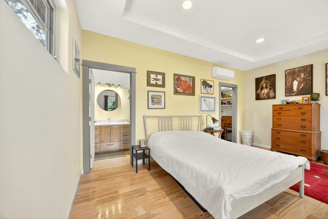 330 E Fir Street, Jacksonville, OR 97530