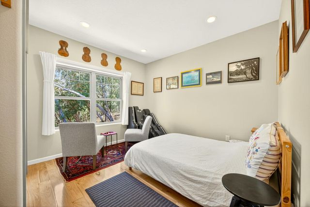 330 E Fir Street, Jacksonville, OR 97530