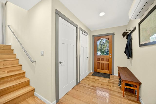 330 E Fir Street, Jacksonville, OR 97530