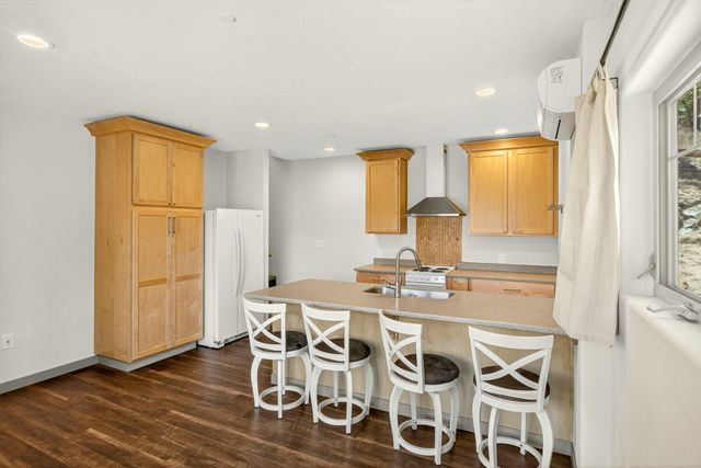 330 E Fir Street, Jacksonville, OR 97530