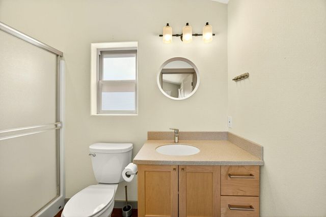 330 E Fir Street, Jacksonville, OR 97530