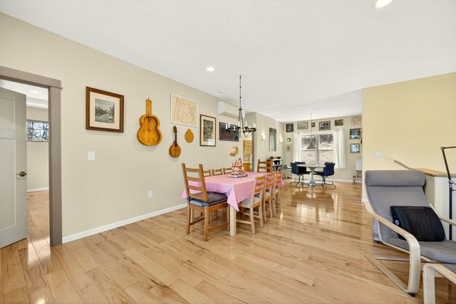 330 E Fir Street, Jacksonville, OR 97530