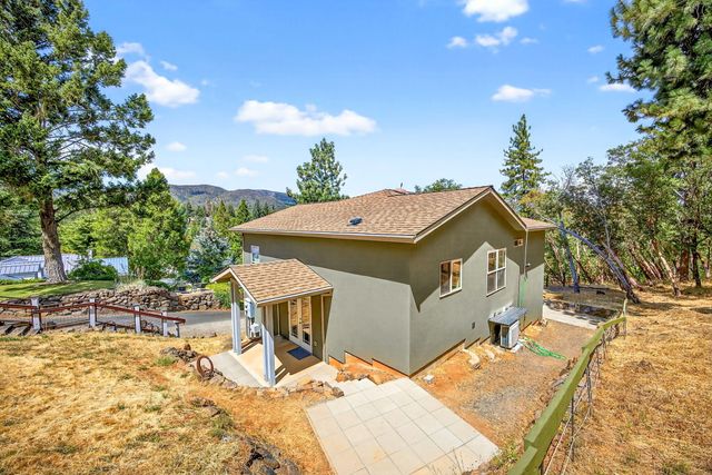 330 E Fir Street, Jacksonville, OR 97530