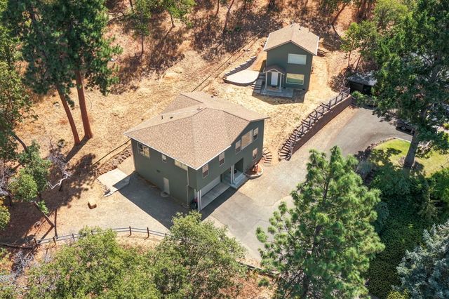 330 E Fir Street, Jacksonville, OR 97530