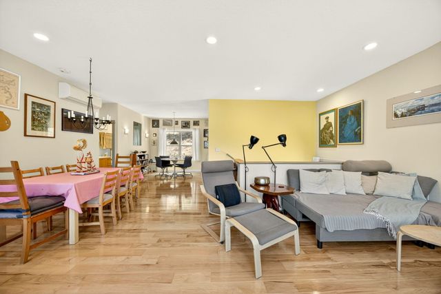 330 E Fir Street, Jacksonville, OR 97530