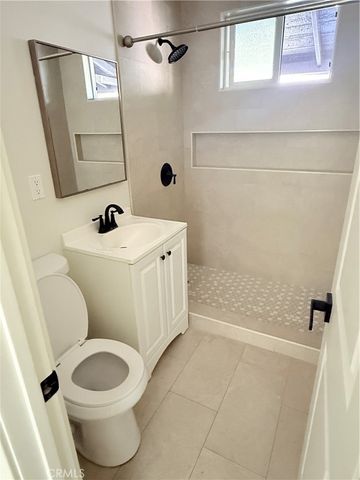 5319 Roosevelt, Santa Ana, CA 92703