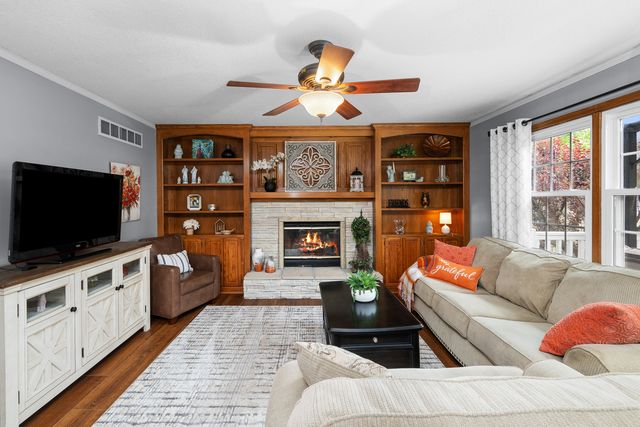 737 W 58th Street, Davenport, IA 52806