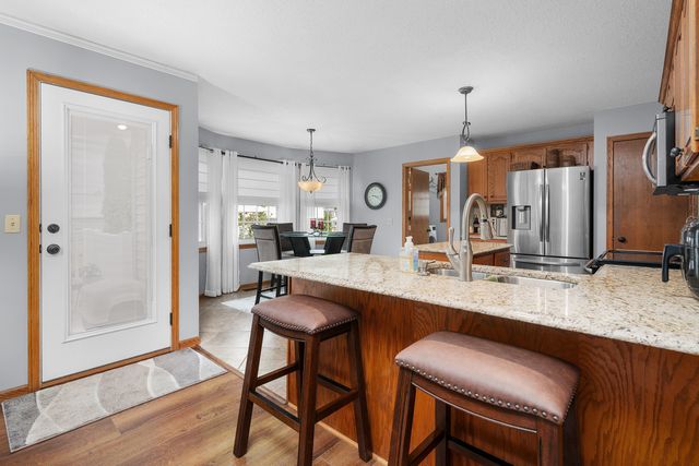 737 W 58th Street, Davenport, IA 52806
