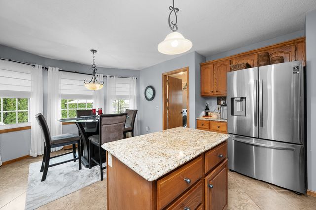 737 W 58th Street, Davenport, IA 52806