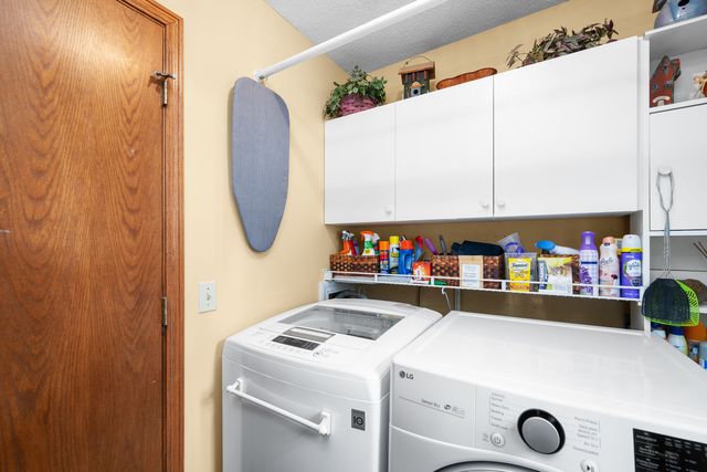 737 W 58th Street, Davenport, IA 52806