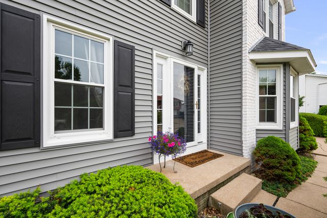 737 W 58th Street, Davenport, IA 52806