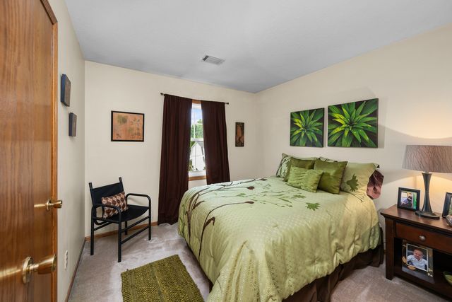 737 W 58th Street, Davenport, IA 52806