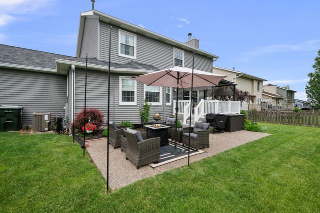 737 W 58th Street, Davenport, IA 52806