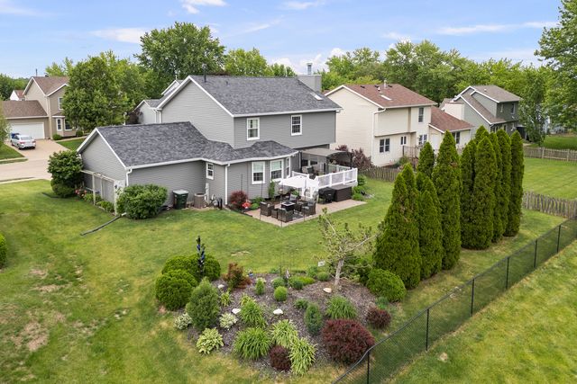 737 W 58th Street, Davenport, IA 52806
