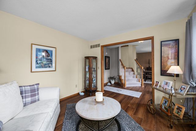 737 W 58th Street, Davenport, IA 52806