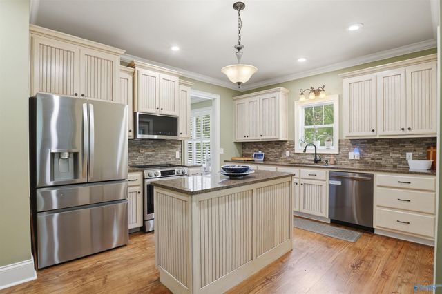 105 Timberline Drive, Arab, AL 35016